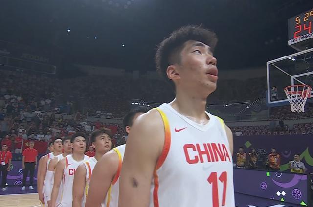 周琦替代余