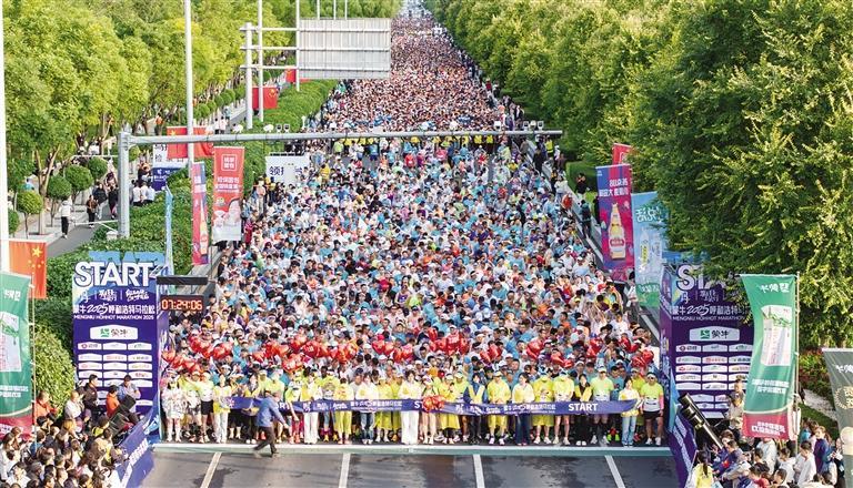 经过激烈角, 的成绩夺得